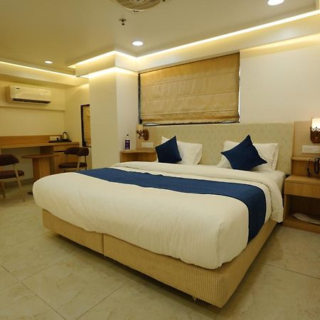 Hotel 6 Seasons, Koregoan Park, Pune Exterior photo